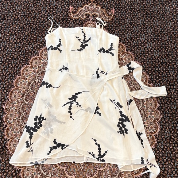 Dress. Selfie ‘s brand size USA M. Colore white and black - Picture 7 of 9